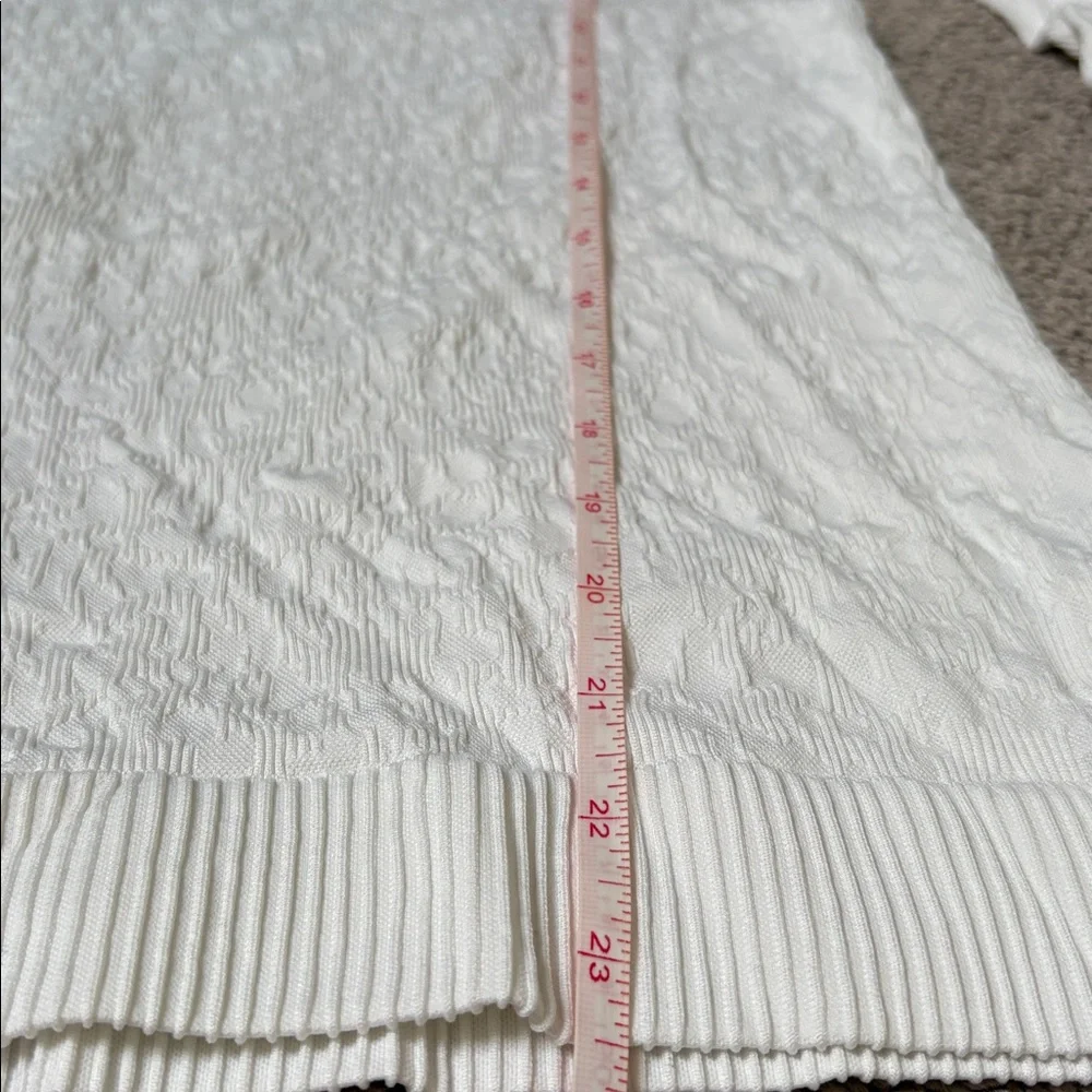 Lululemon long sleeve top - Picture 8 of 8